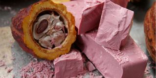 Rubi, o novo chocolate naturalmente rosa e o futuro da confeitaria
